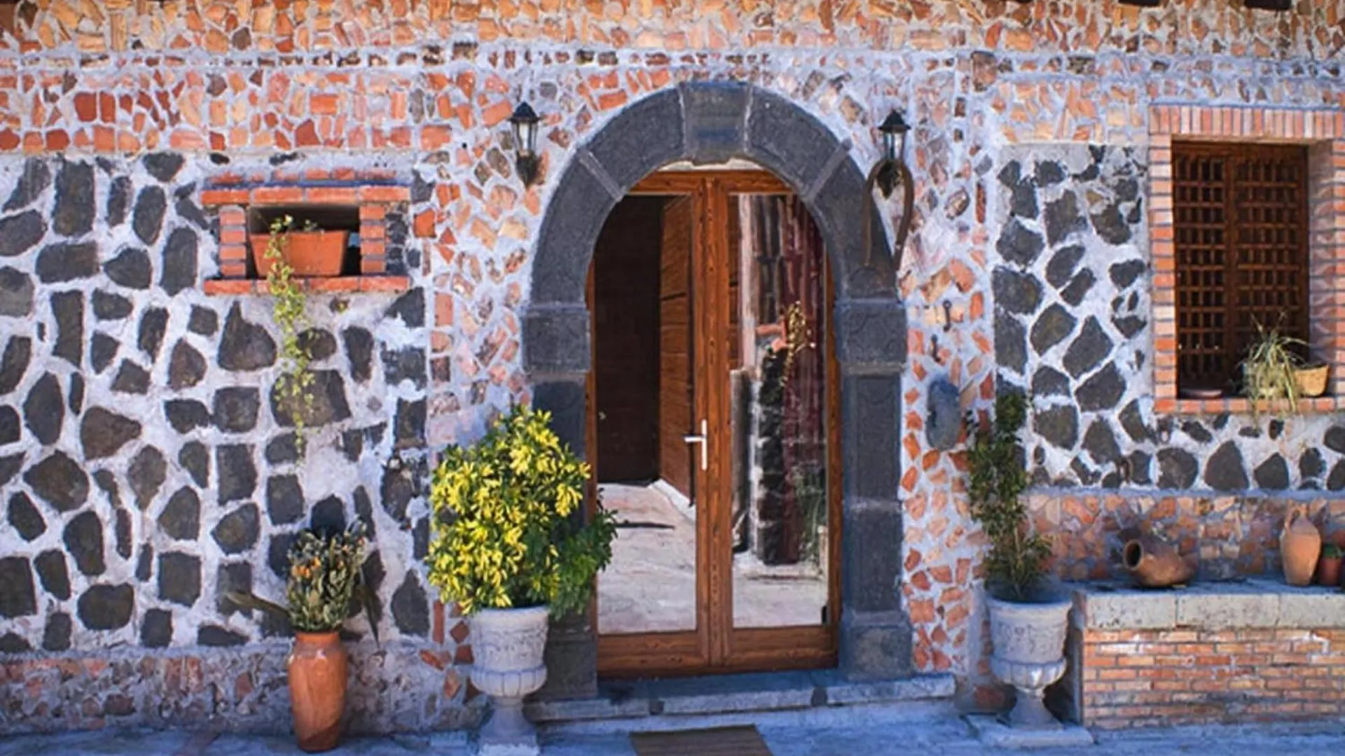 Villa Jelu With Pool In Castiglione Di Sicilia Italy